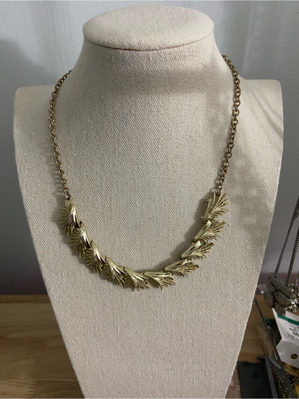 Coro Gold Leaf Motif Necklace in Shiny Gold Tone